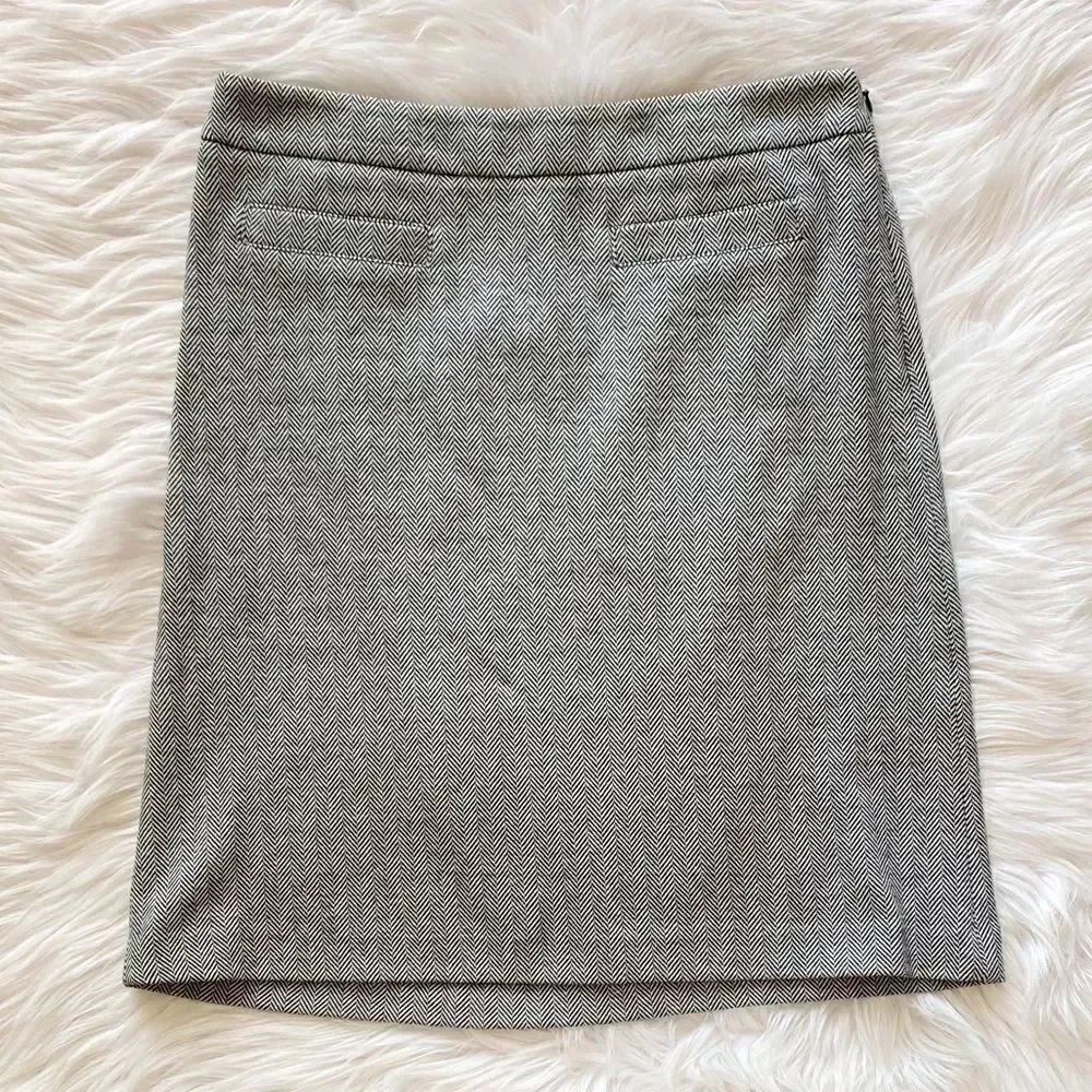 Talbots Herringbone Pencil Skirt Light Grey Size 4 Petite
